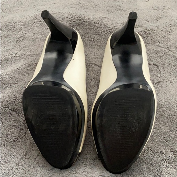 Black and white open toed heels. 7.5M - Picture 5 of 5